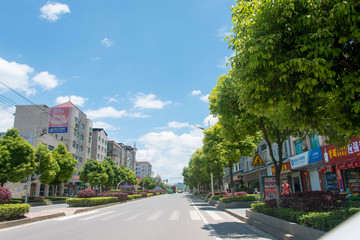 蓝天白云街道