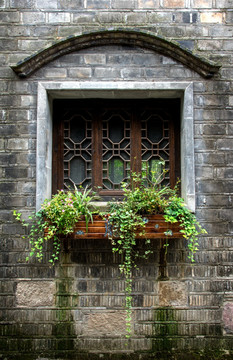 中式古建筑雕花窗户窗台
