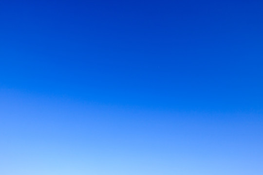 纯蓝色天空