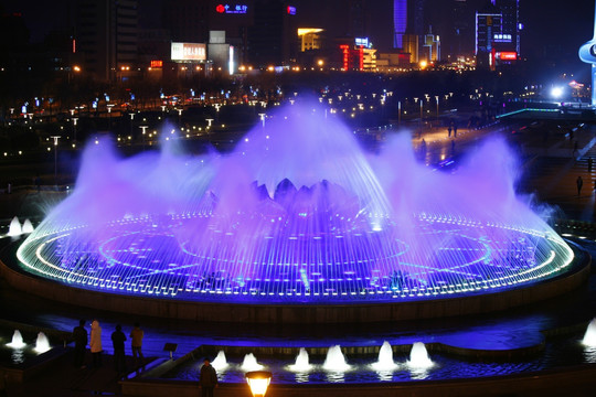 济南泉城广场音乐喷泉夜景