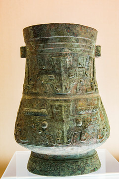 商代晚期 兽面纹壶