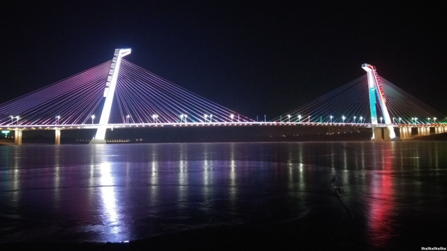 斜拉桥夜景，桥梁夜景