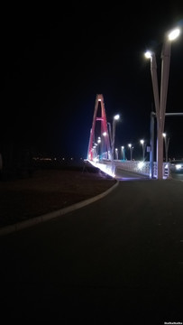斜拉桥面夜景，斜拉桥夜景