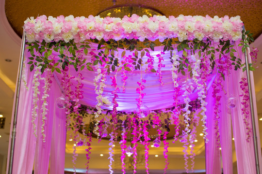 紫色主题婚礼纱幔