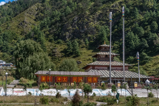 西藏吉隆帕巴寺