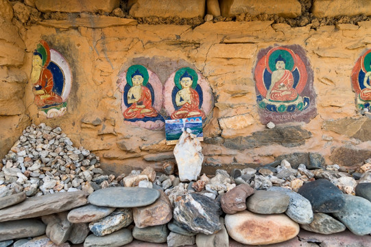 西藏琼结藏王墓神像