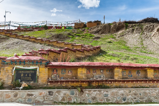 西藏琼结藏王墓