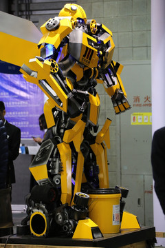 变形金钢机器人