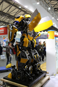 变形金钢机器人