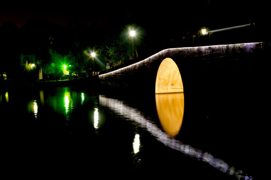 杭州西湖西泠桥夜景