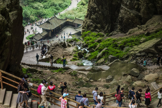 武隆天坑天龙天坑俯瞰