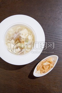 自制豆花煮肉羹