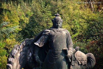 黄鹤楼 岳飞像