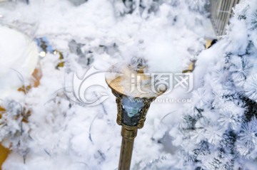 雪后路灯特写