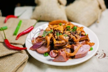 鸭杂拼盘