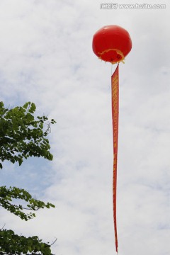 红色氢气球
