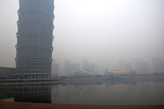 郑州东区雾霾景观图