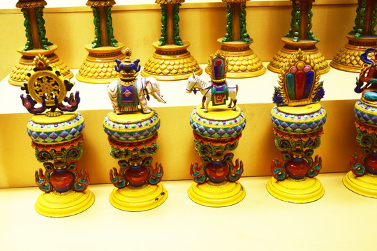 佛教瓷器饰品文物展示