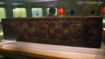 湖北省博物馆 木刻彩绘木棺