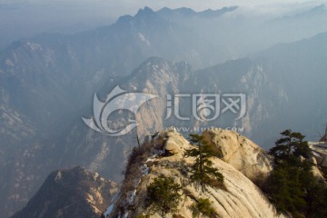 鹞子翻身  华山东峰