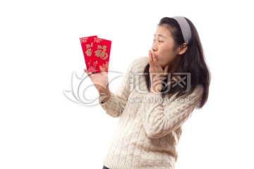 拿着红包的中国女孩