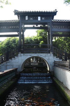凉亭流水