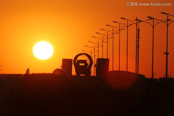 夕阳下的公路