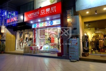 服装店 专卖店 夜景