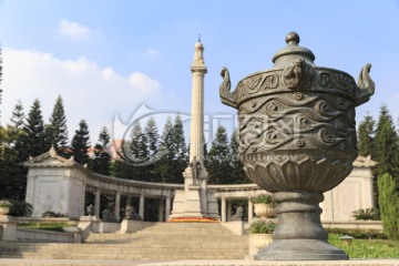 广州市十九路军军陵园先烈纪念碑