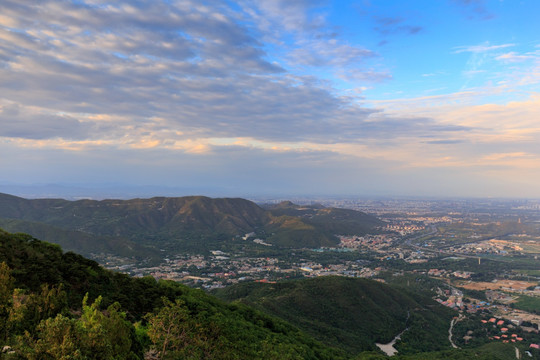 西山远眺北京城西城区全景