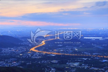 西山远眺北京城西城区朝霞