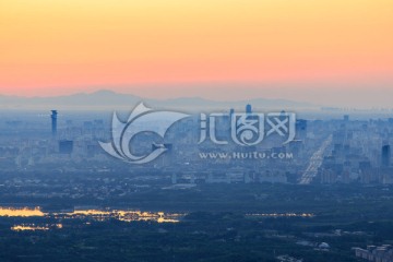 西山远眺北京城西城区晨景