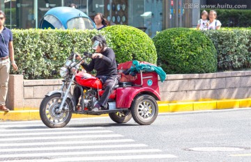 残疾人摩托车