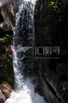 小溪流水