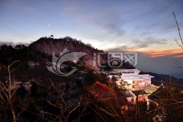 泰山夜景