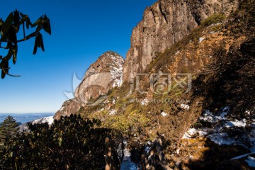 轿子雪山一线天远眺