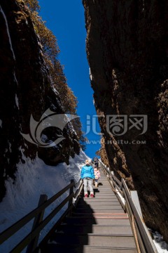 轿子雪山一线天风光