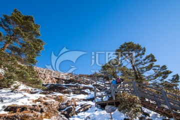 轿子雪山风光