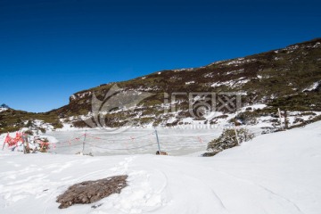 轿子雪山天池风光