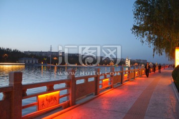 党河风情线夜景