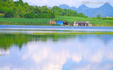 湖边小屋