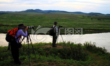 中俄界河摄影人