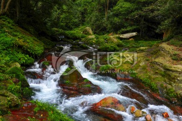 山间小溪