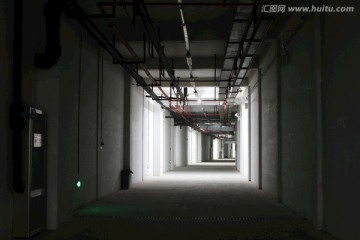 地下机房 地下室 走廊