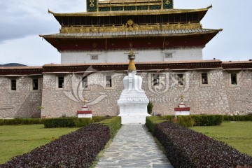 桑耶寺 乌孜大殿 白佛塔