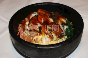 鳗鱼石锅美食图片