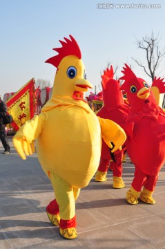 鸡年人偶