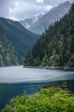 九寨沟高山湖泊森林树木