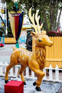 小鹿雕像