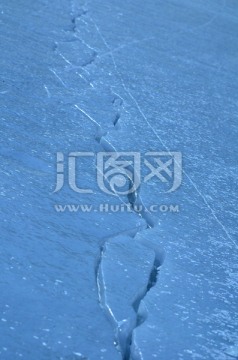冰面裂缝